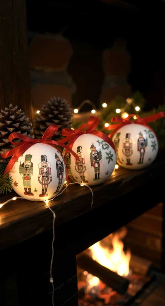 Market Kurşun Asker Desenli Yılbaşı Top Süs 8 Cm