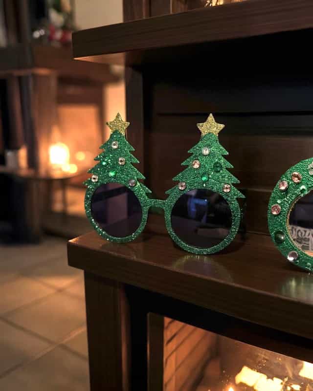 Çam Ağacı Parti Gözlüğü