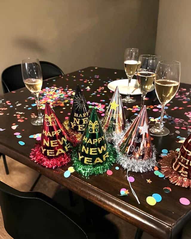 Yılbaşı Parti Şapkası 10 Adet