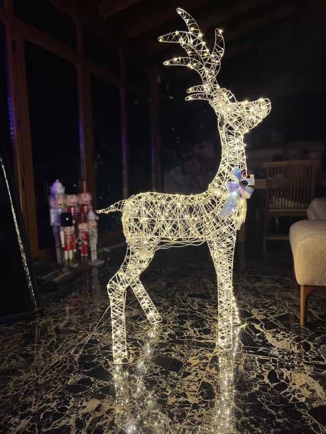 Yılbaşı Işıklı Led Geyik 640 LED – Beyaz & Gün Işığı 135 cm