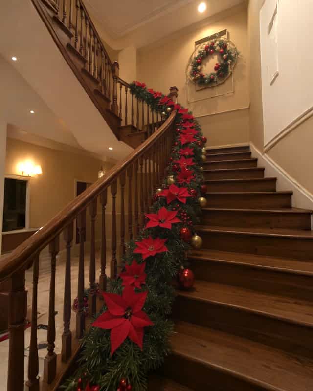 Yılbaşı Hazır Süslenmiş Kırmızı Garland Dekor 230 CM